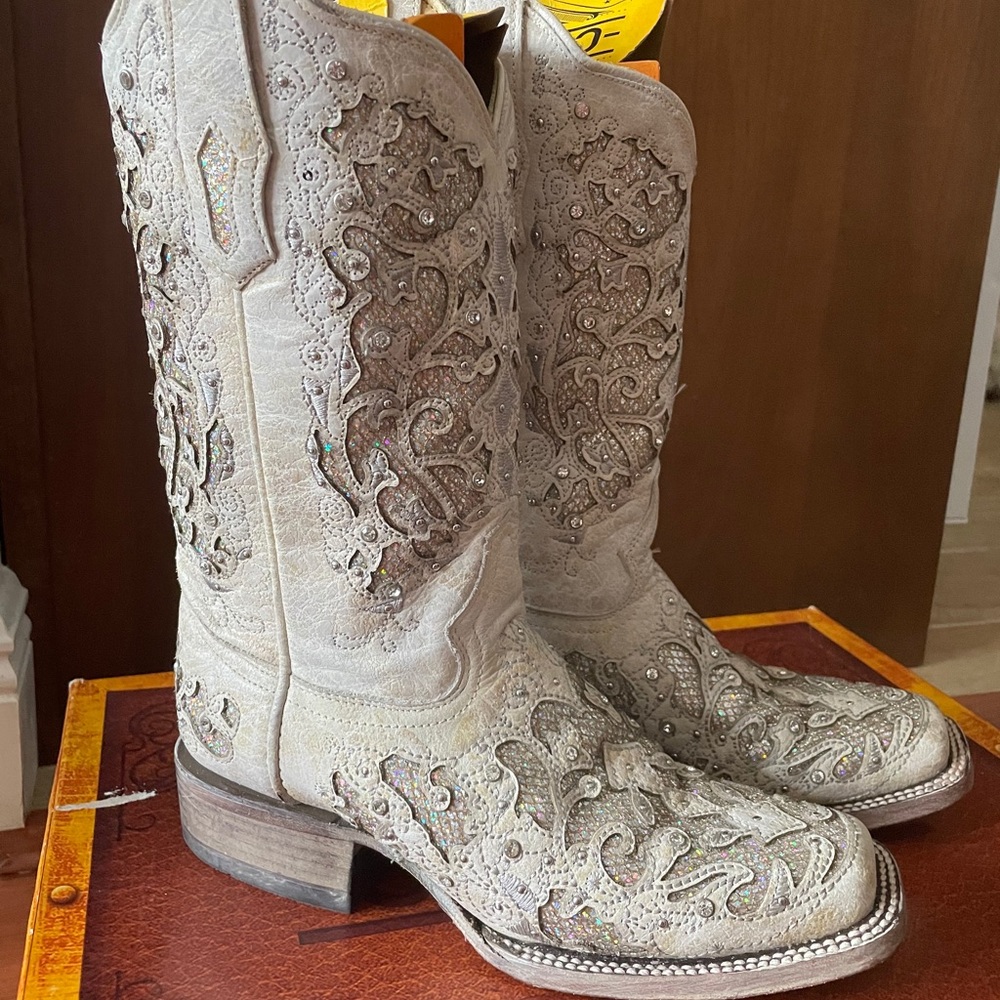 Corral Handcrafted distressed boots